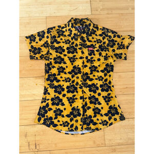 Dixxon women medium shirt